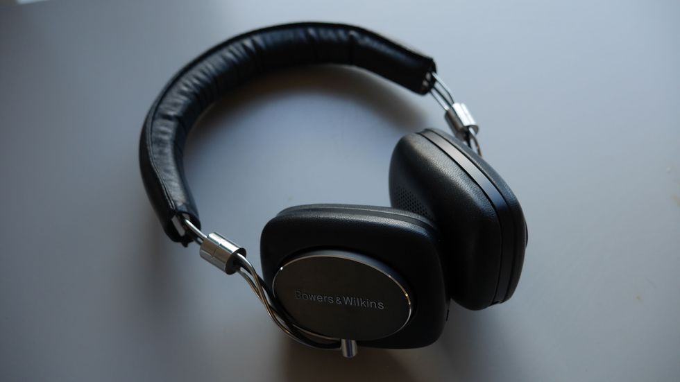 Bowers & Wilkins P7 Wired Over Ear Headphones, Black