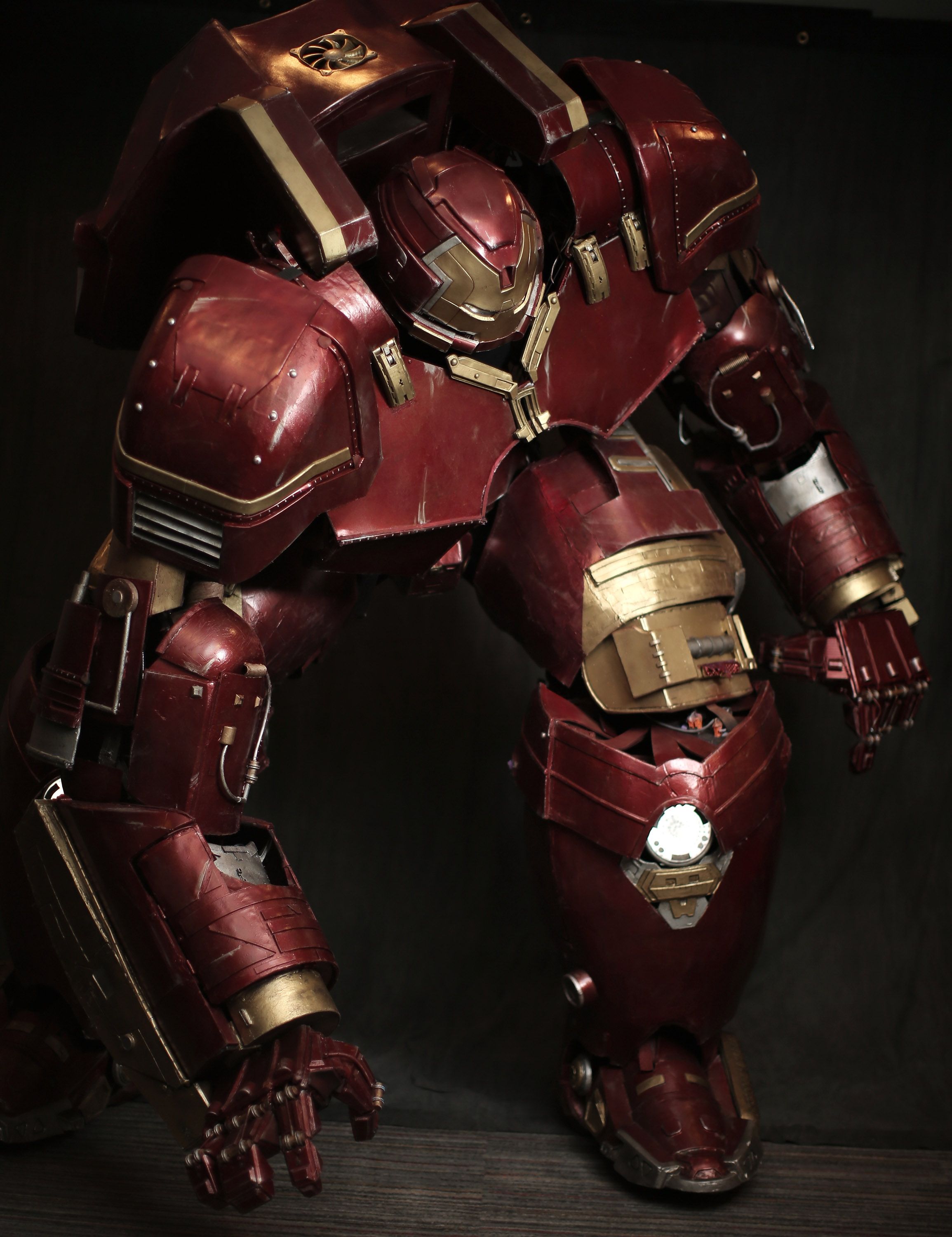Take An Up-Close Look At Iron Man's Hulkbuster Armor | Tech Times