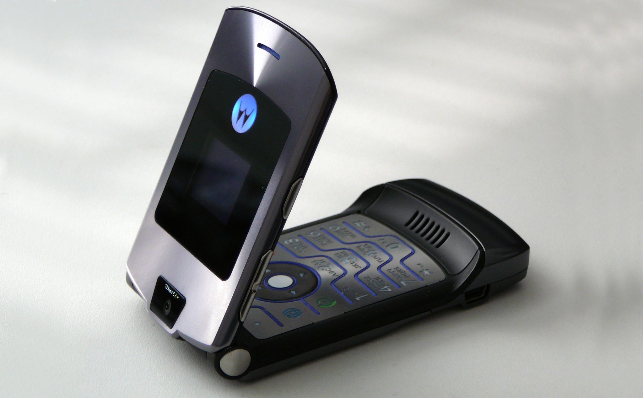 The Motorola Razr is rumoured to be making a comeback for 2019 as a  foldable smartphone