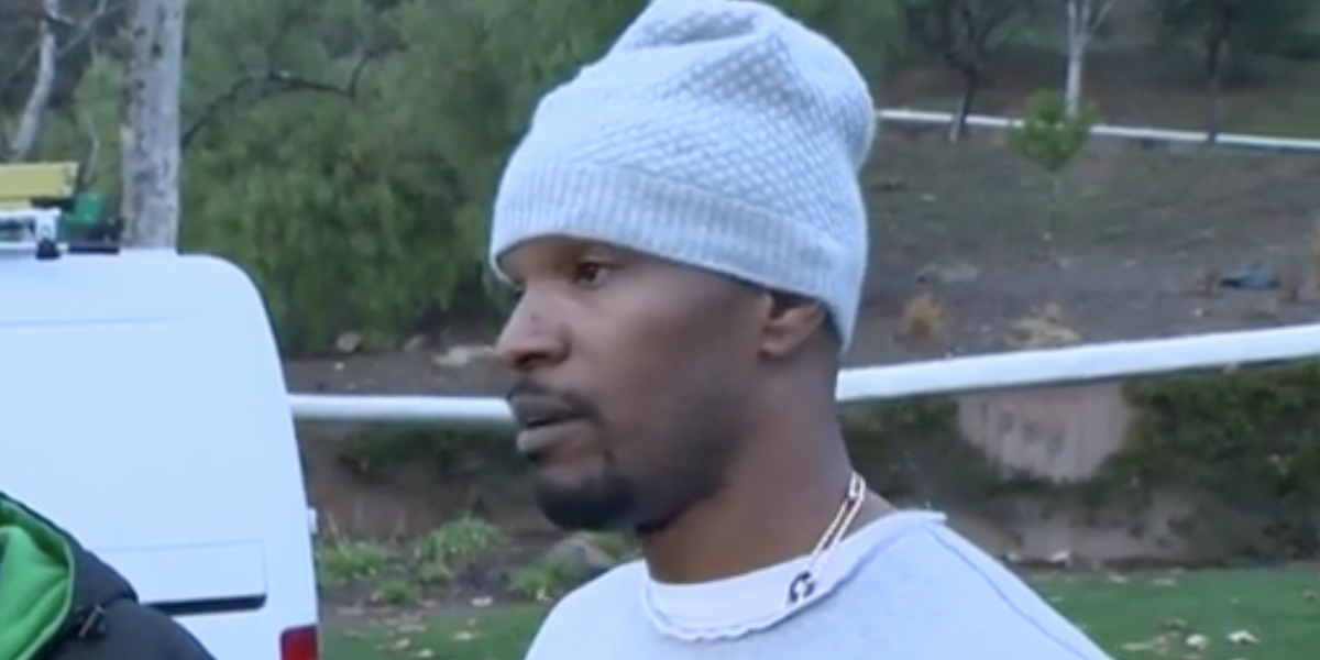 Jamie Foxx Rescues A Man From A Burning Truck Outside His Home 