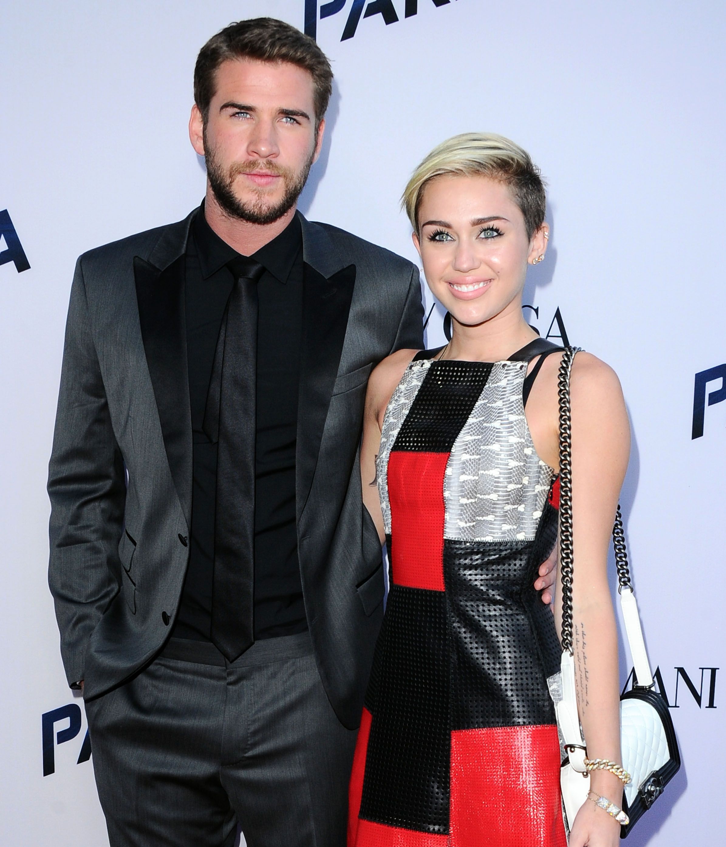 Miley Cyrus And Liam Hemsworth Engagement Ring
