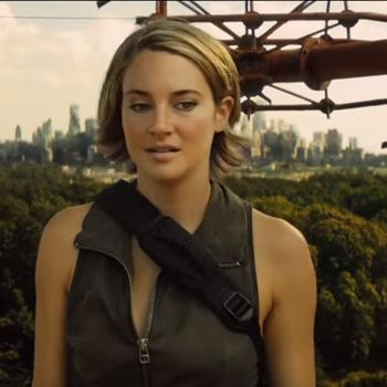 Shailene Woodley stars as Tris in new Allegiant trailer