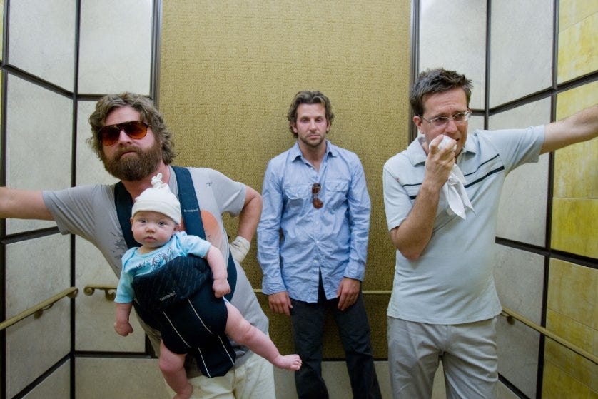 Bradley Cooper, Zach Galifianakis si Ed Helms in mahmureala