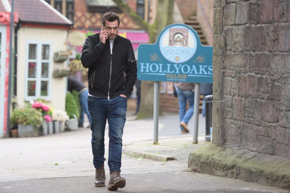 Hollyoaks confirms Jamie Lomas IS returning as Warren Fox... as he ...