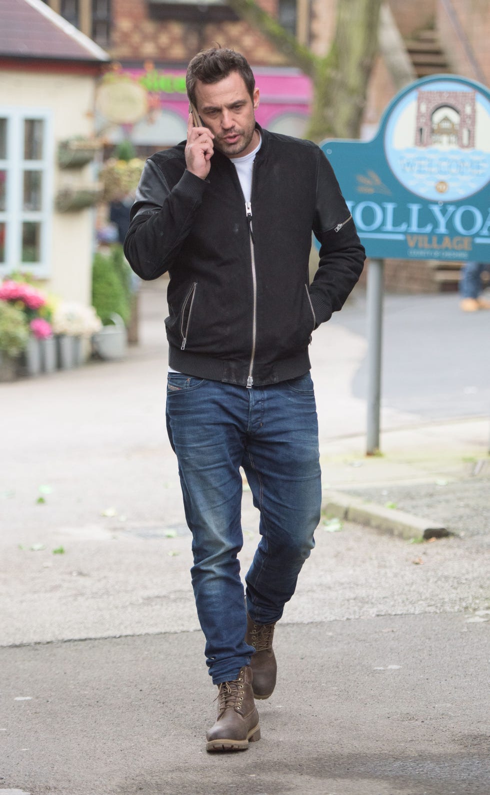 Hollyoaks confirms Jamie Lomas IS returning as Warren Fox... as he ...