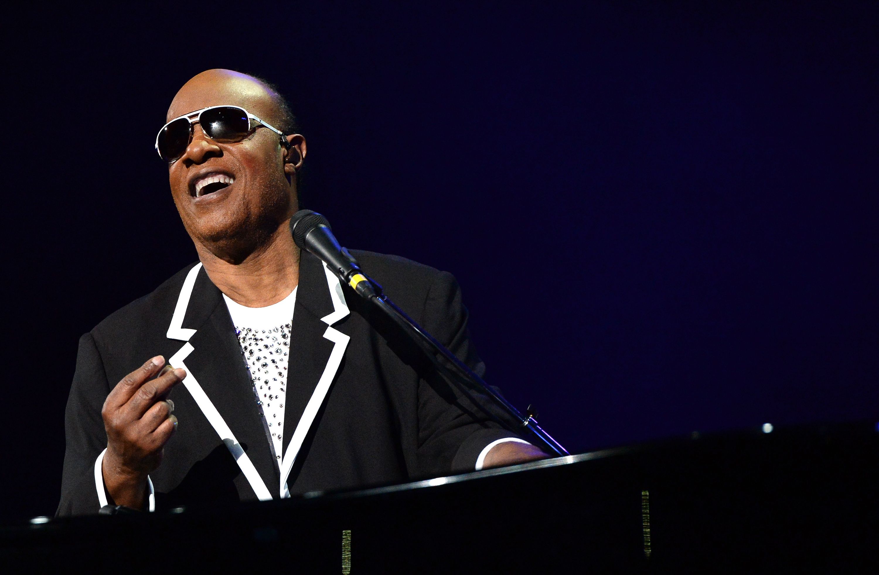 Stevie Wonder - Isn't She Lovely (Hyde Park 2016) 