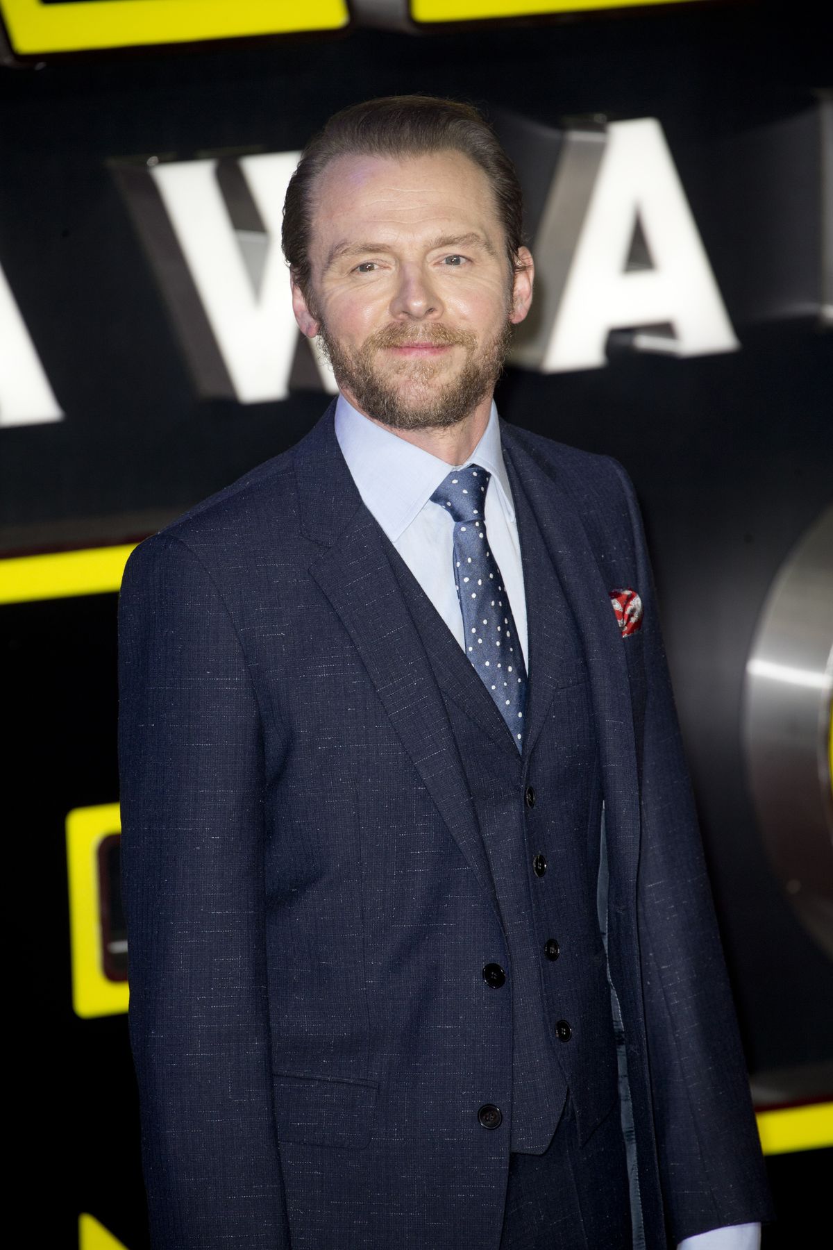 simon pegg attends the european premiere of star wars the force awakens