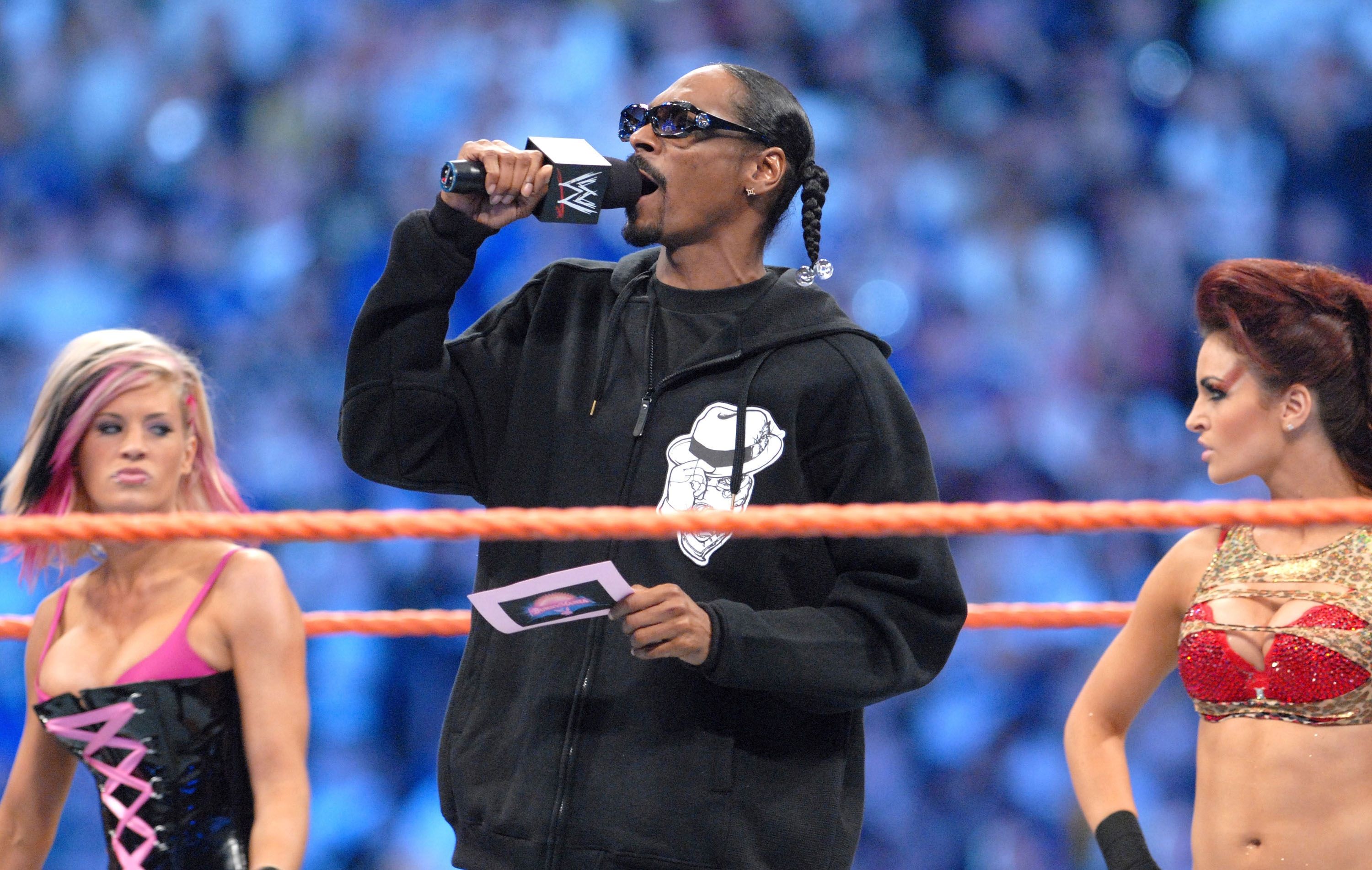 Snoop Dogg - WWE Videos and Highlights