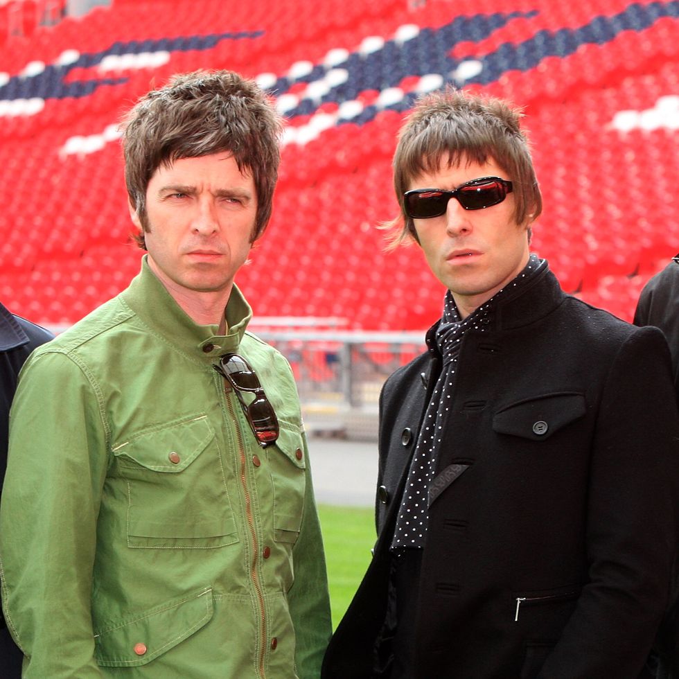 Noel Gallagher and Liam Galllagher at Wembley in 2008