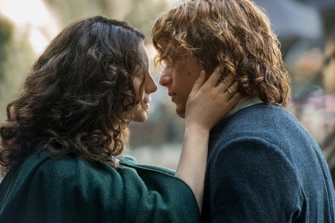 claire and jamie in outlander season 2