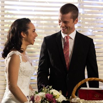 ​Daniel and Imogen says their vows.