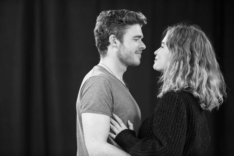 Game Of Thrones Richard Madden And Downton Abbey S Lily James Get Steamy In Romeo And Juliet Rehearsals