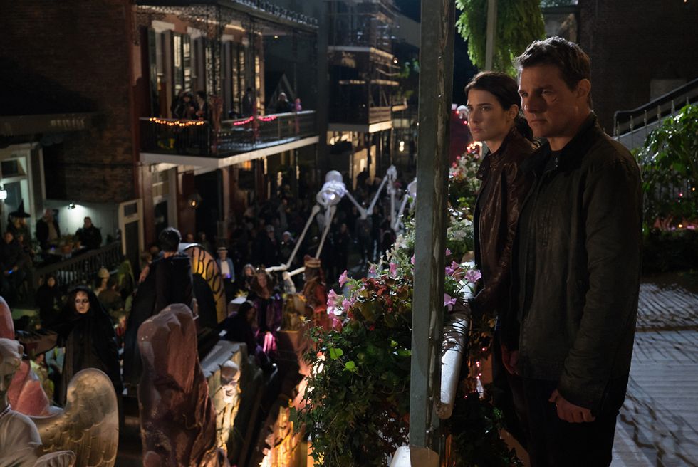 Cobie Smulders plays Turner and Tom Cruise plays Jack Reacher in Jack Reacher: Never Go Back