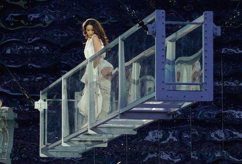 Rihanna glass bottom stair case, ANTI World tour, Dublin