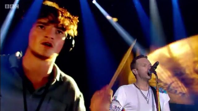 Watch Coldplay Perform Alongside The Late Viola Beach In Glastonbury ...