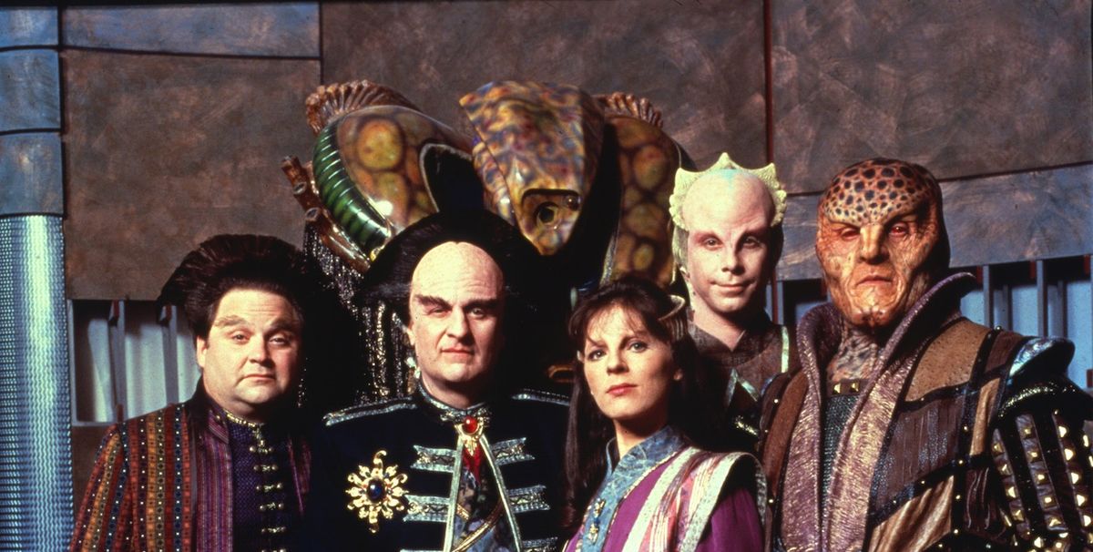 Babylon 5: série sci-fi dos anos 1990 ganhará reboot com criador