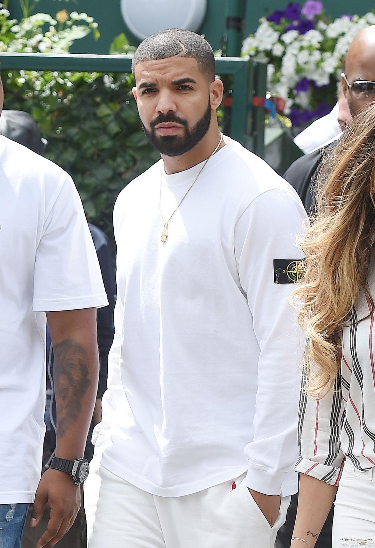 Drake denies getting ex-porn star pregnant