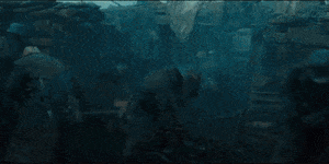 [GIF] Gal Gadot as Wonder Woman in the trenches