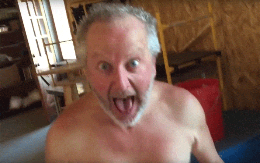 Home Alone's wet bandit get reunited with his spider co-star in this  amazing video