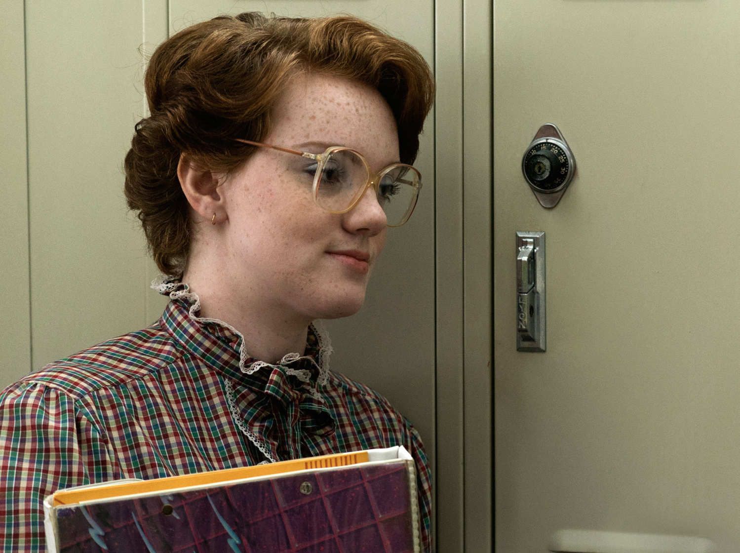 The Actor Who Played Barb On Stranger Things Opened Up About Her  Bisexuality On Twitter