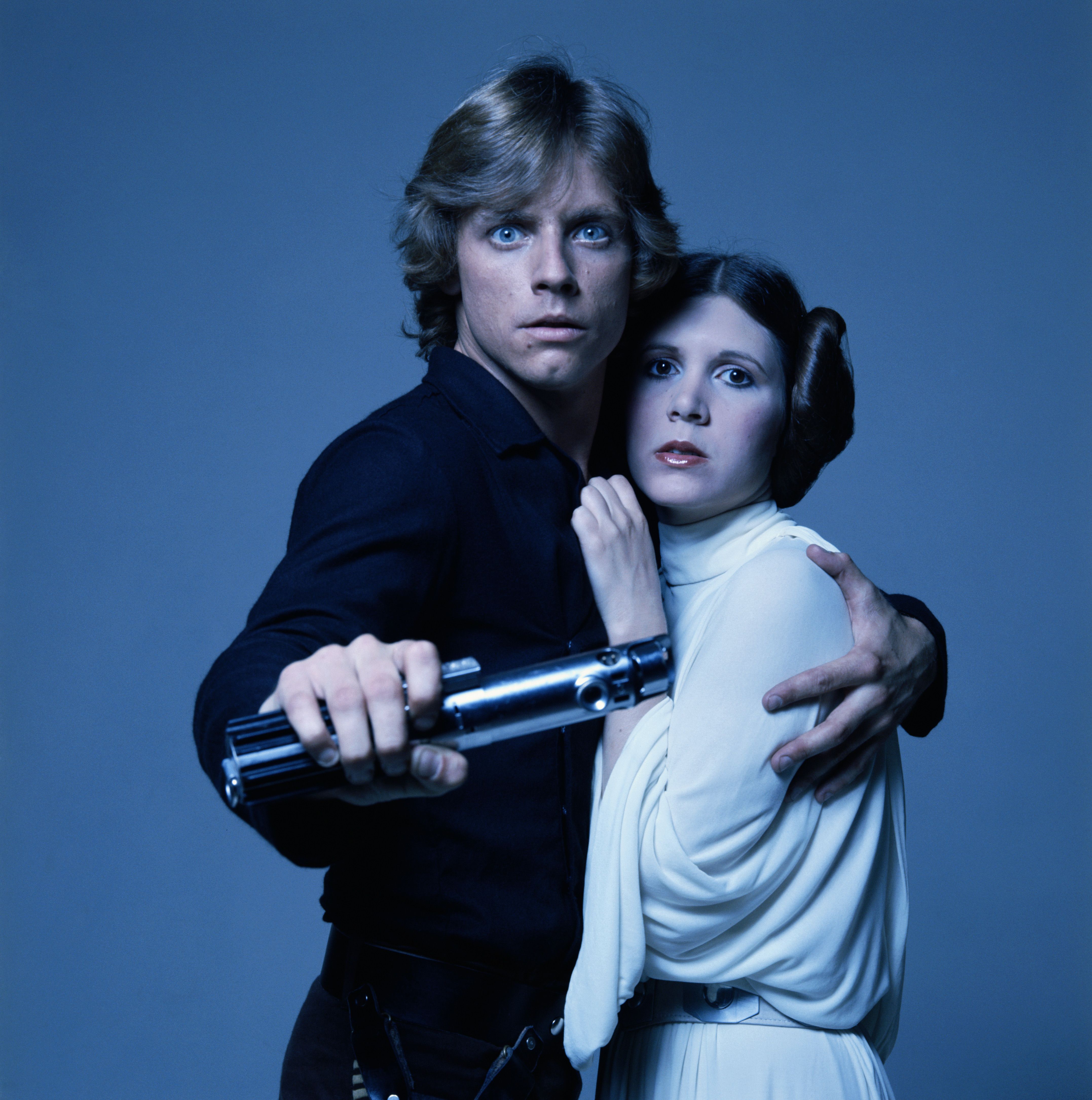 Star Wars star Mark Hamill discusses recasting Luke and Leia - CNET