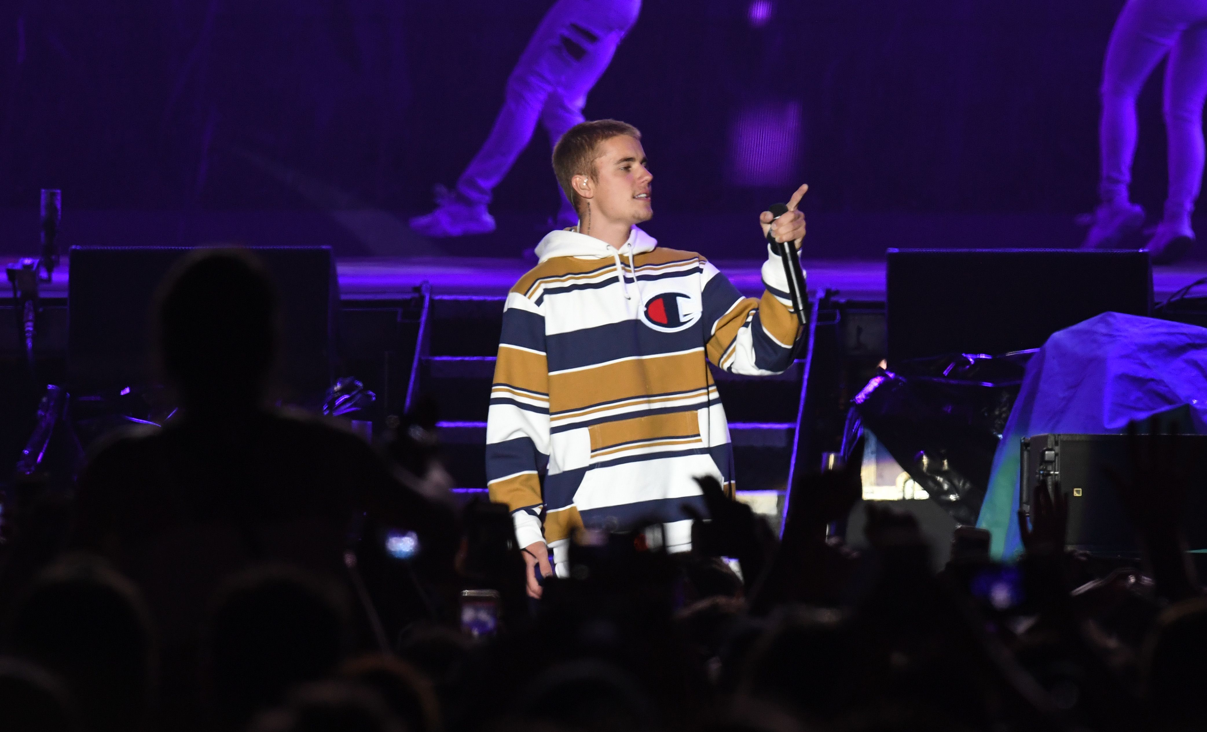 Justin Bieber proves to V Festival that even on a hangover he's one of the  best pop stars around