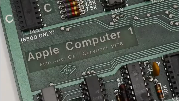 Original Apple-1 Computer Sells for $500,000 at Auction