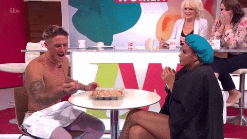 Stephen Bear smashes an egg on his face on Loose Women