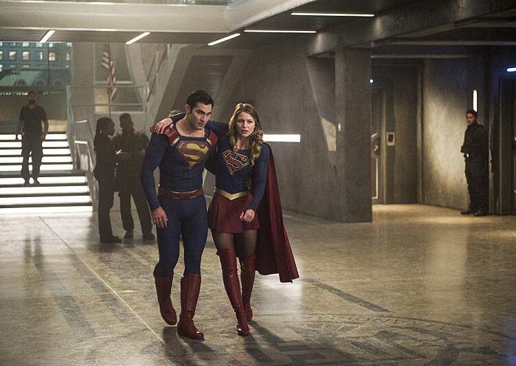 Great Caesar's Ghost! Watch Supergirl And Superman Save The Day In This ...