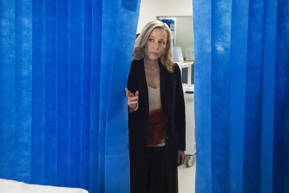 Stella Gibson in The Fall s03e01