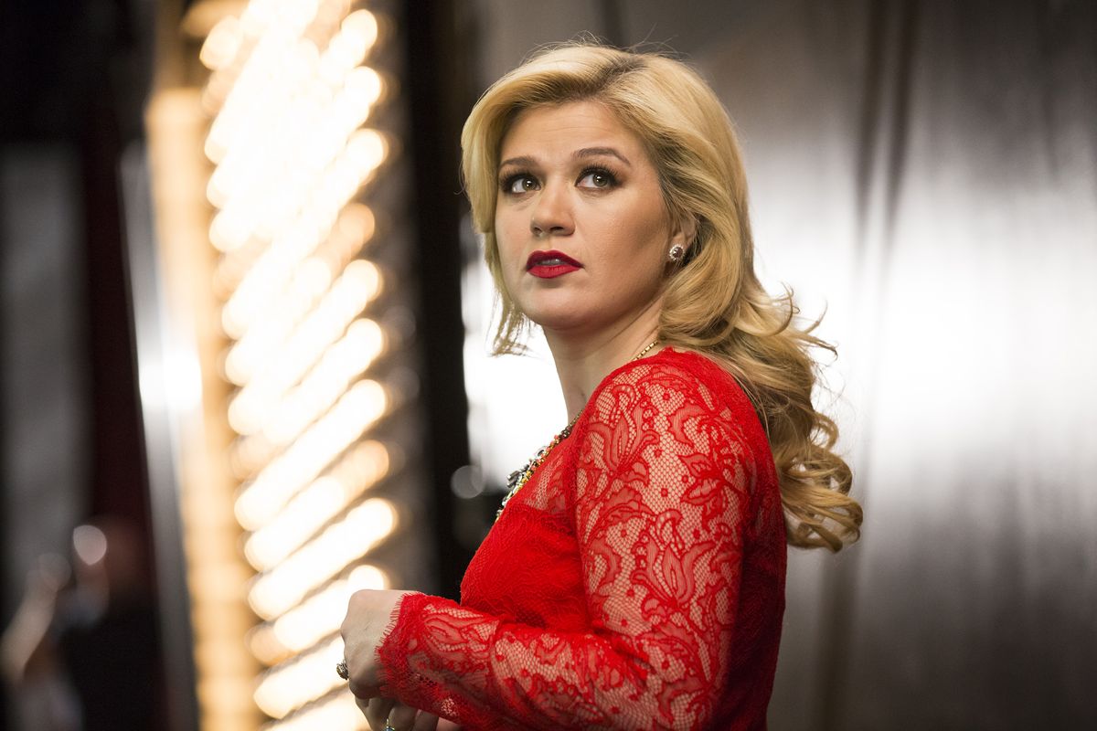 KELLY CLARKSON'S CAUTIONARY CHRISTMAS MUSIC TALE -- Pictured: Kelly Clarkson