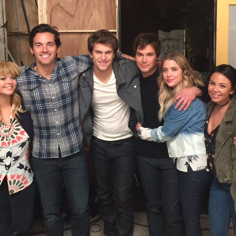 Pretty Little Liars cast say goodbye on the last day of filming