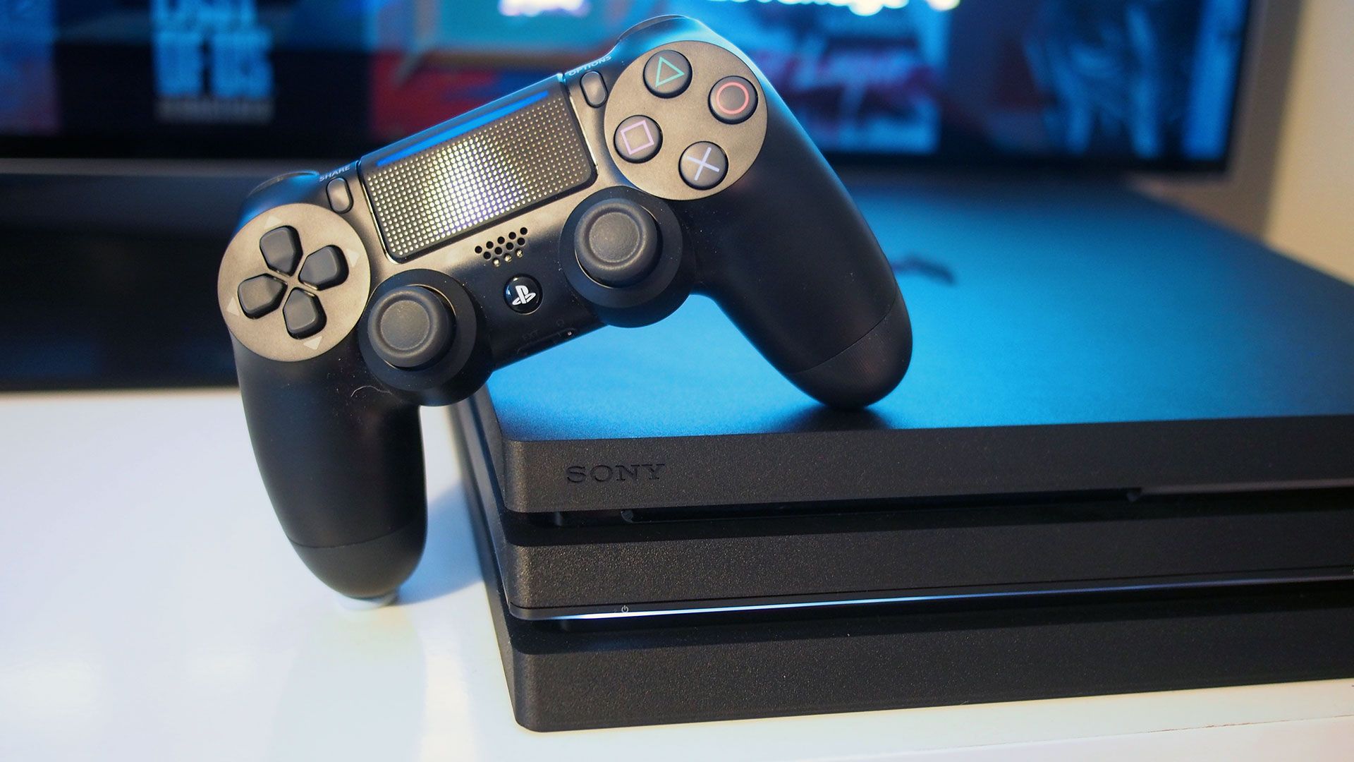 PS4 Slim vs PS4 Pro - Skinny or 4K?