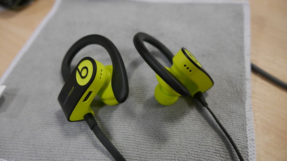 Splendor spurv Panter Beats Powerbeats 3 Review: The ultimate in-ear headphones for fitness or  fashion