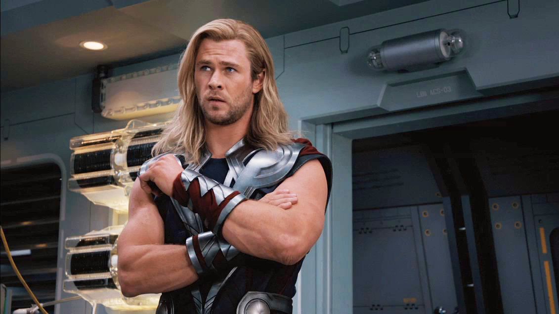 Thor Ragnarok - Chris Hemsworth cuts off hair for character's new look