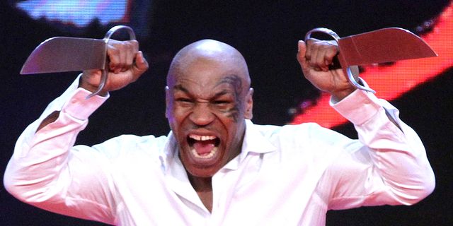 Сколько лет майку тайсону. Mike Tyson. Майк Тайсон злой. Майк Тайсон орет. Злой Майк Тайсон фото.