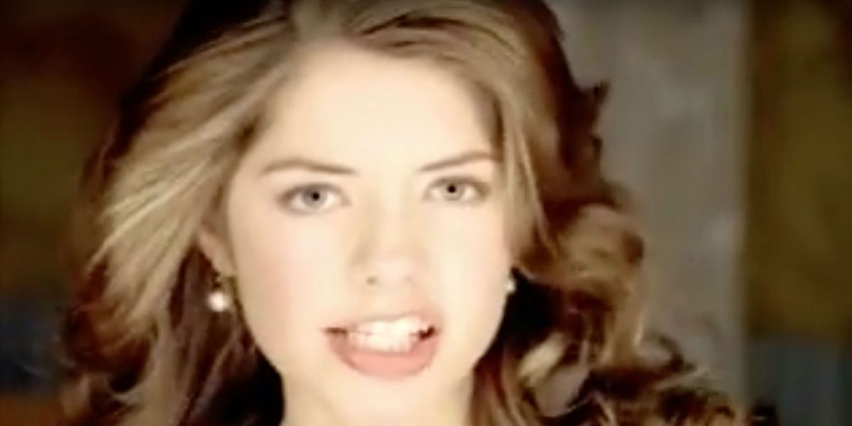 Watch A Teenage Holly Willoughby In This 90s Lingerie Advert