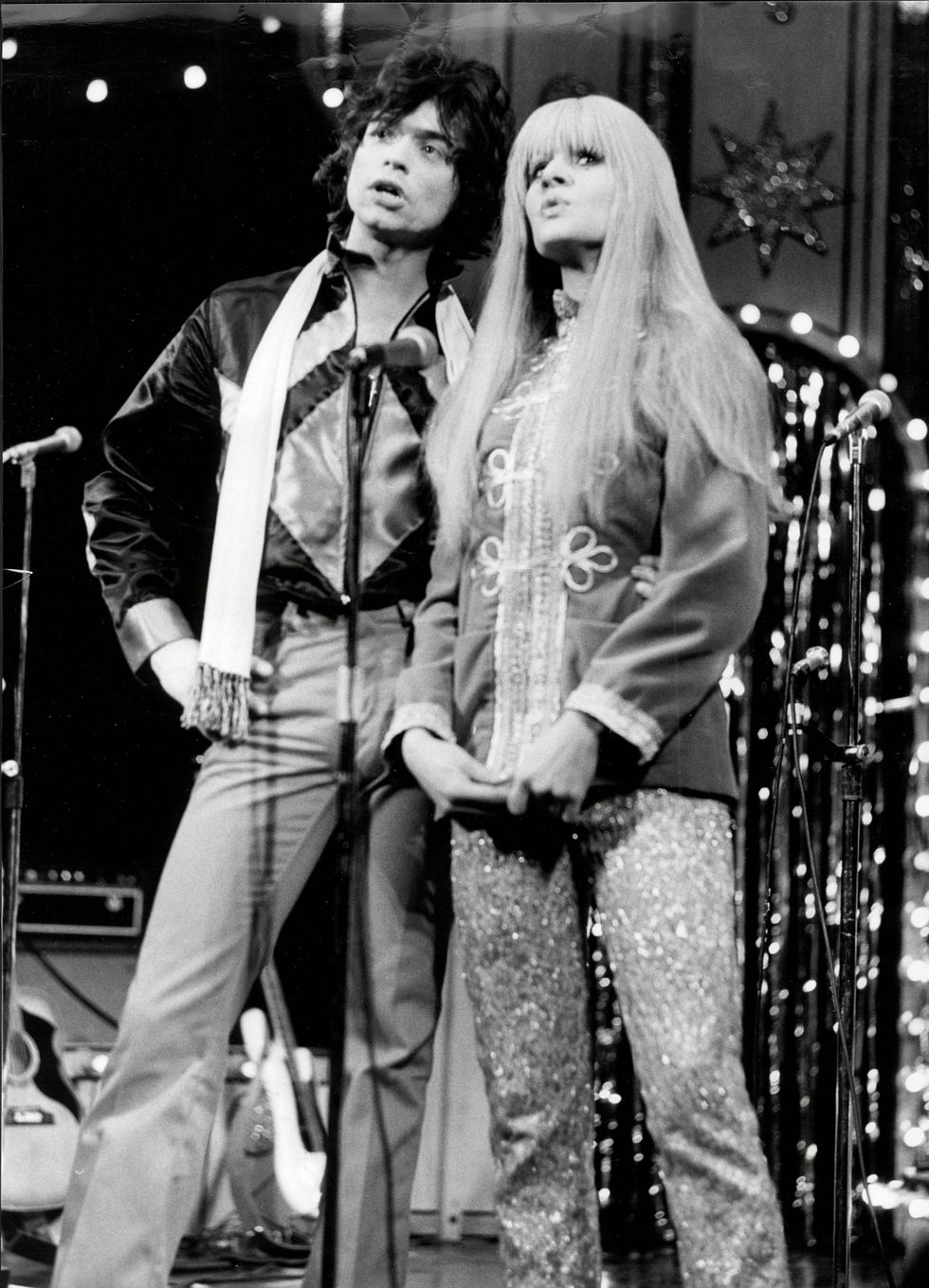 Louis Selwyn As Mick Jagger And Sara Coward As Marianne Faithfull in Theatrical Musical 'let The Good Stones Roll'