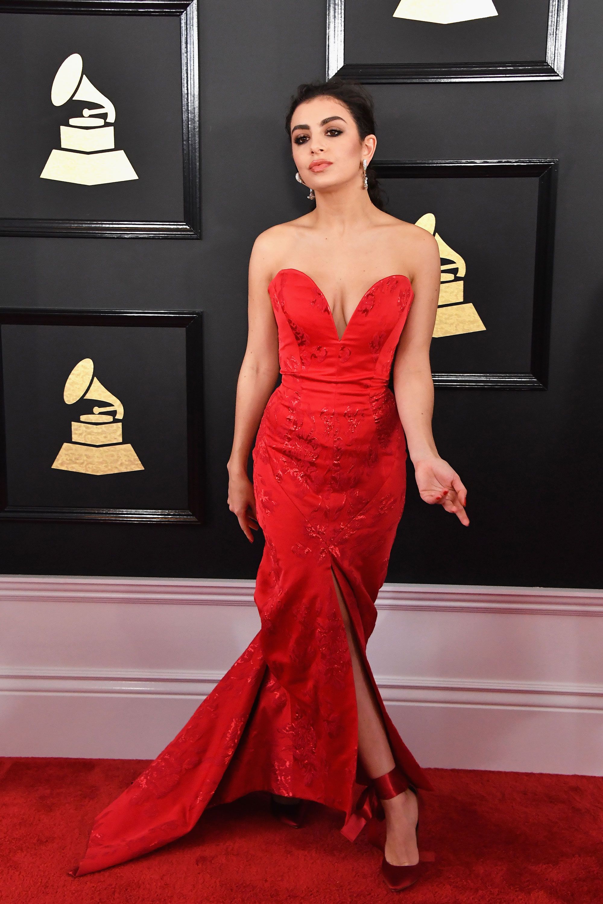 TOP 5 Best Red Carpet Dresses from 2017 GRAMMY AWARDS