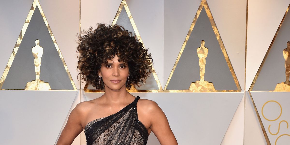 Halle Berry shares video of herself skinny dipping after Oscars 2017