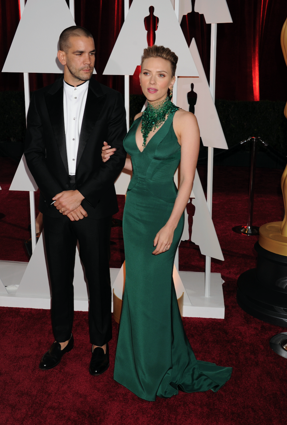Scarlett Johansson (R) and Romain Dauriac at the Oscars