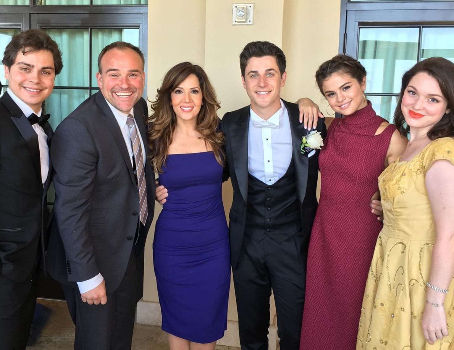 Disney Porn Selena Gomez Wizards Of Waverly Place - Selena Gomez reunites with the cast of Wizards of Waverly Place for David  Henrie's wedding