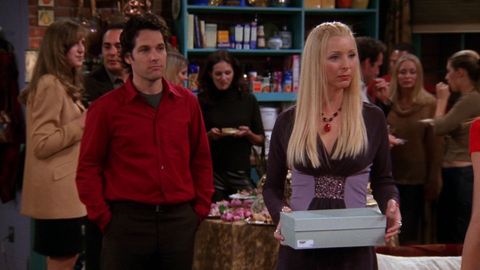 <p>Rachel and Gavin (remember him?) kiss, Joey has a dodgy \hot lesbian nanny\"&nbsp;plotline and Phoebe gets some rats. No wonder this episode is named after the latter event.&nbsp;</p>"