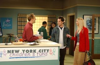 320px x 208px - Friends fans - did you notice this massive Phoebe mistake in ...