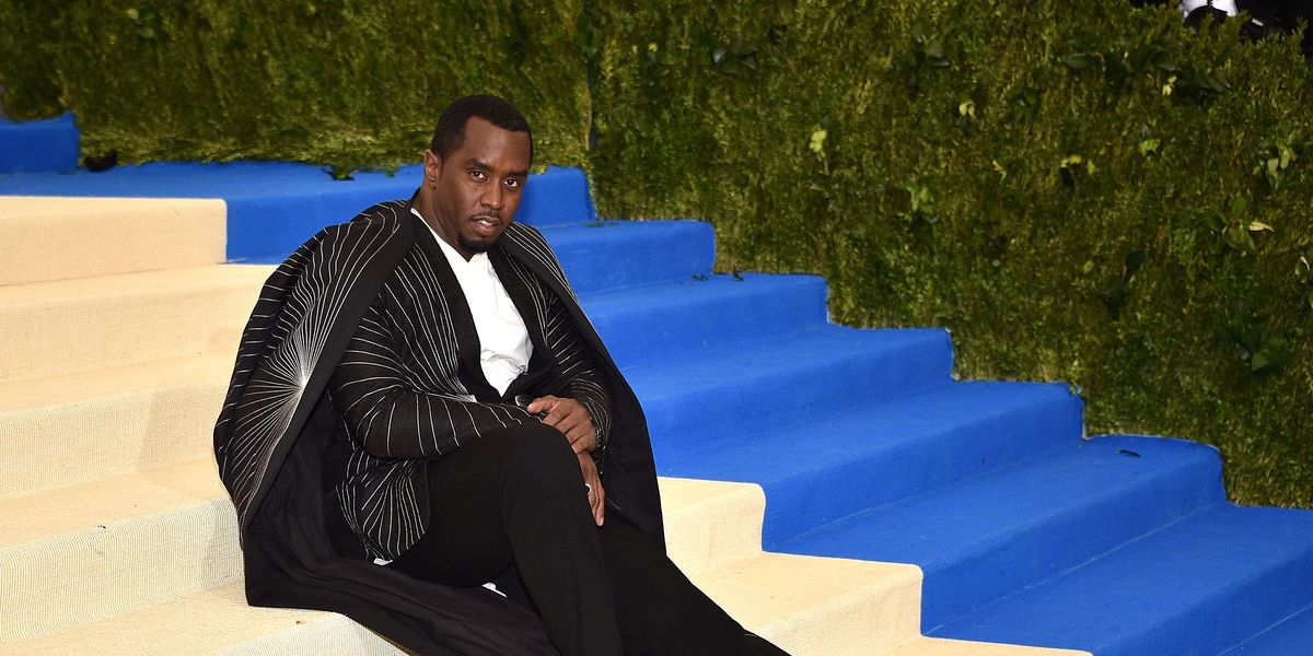 Met Gala 2017 Why P Diddy Aka Sean Combs Laid Down On The Stairs