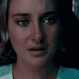 Shailene Woodley as Tris in Divergent crying [GIF]