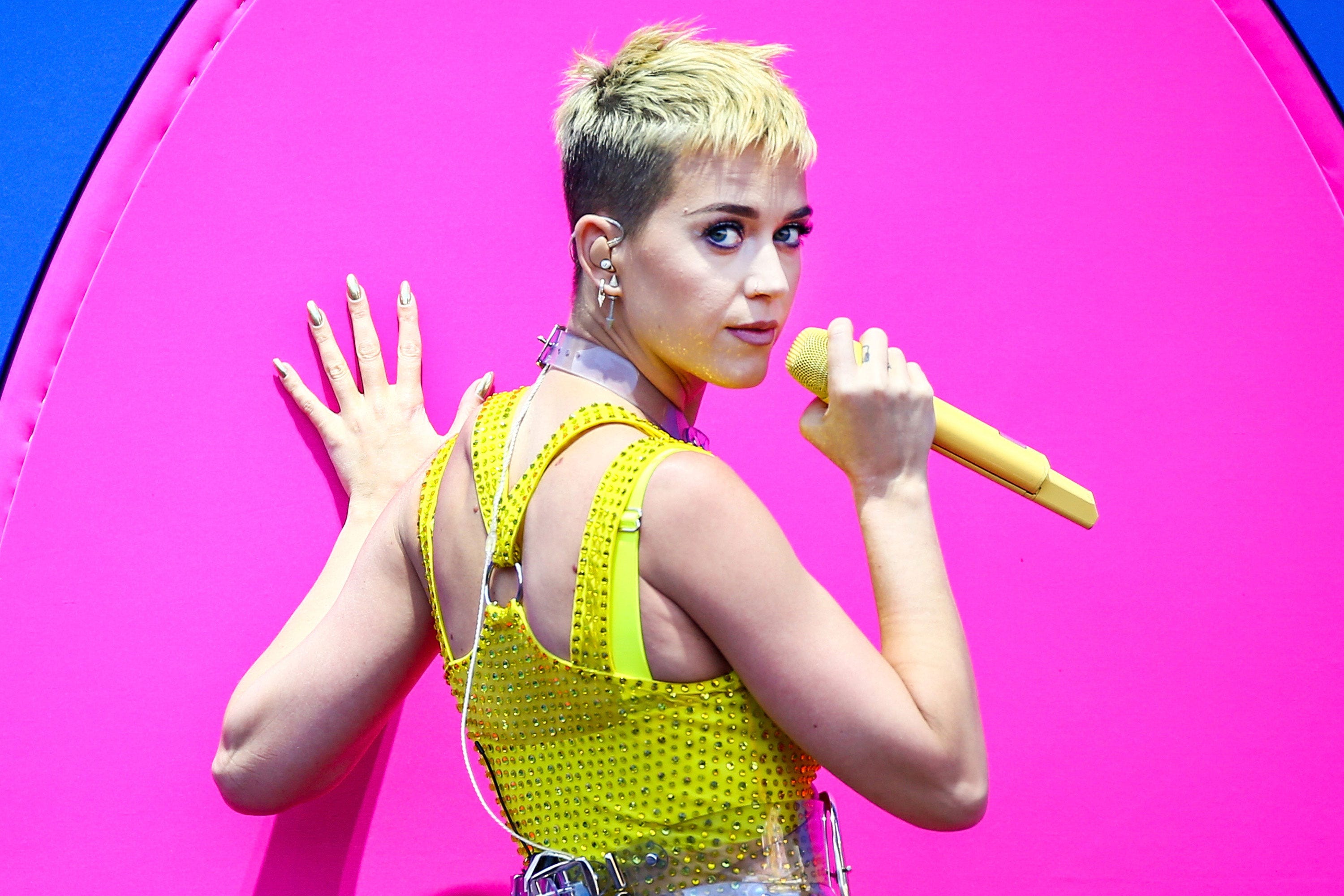 American Idol's Katy Perry collapses on set during auditions