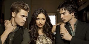 vampire diaries, elena in the middle of damon and stefan