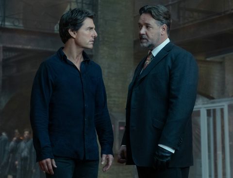 Tom Cruise and Russell Crowe in The Mummy (2017)