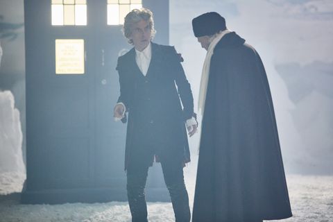 Peter Capaldi en David Bradley als de twaalfde en eerste artsen in Doctor Who s10e12 'The Doctor Falls'